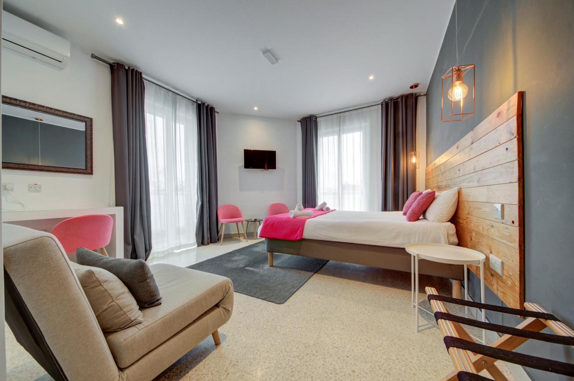 CARO Boutique Guest House San Ġwann Extérieur photo