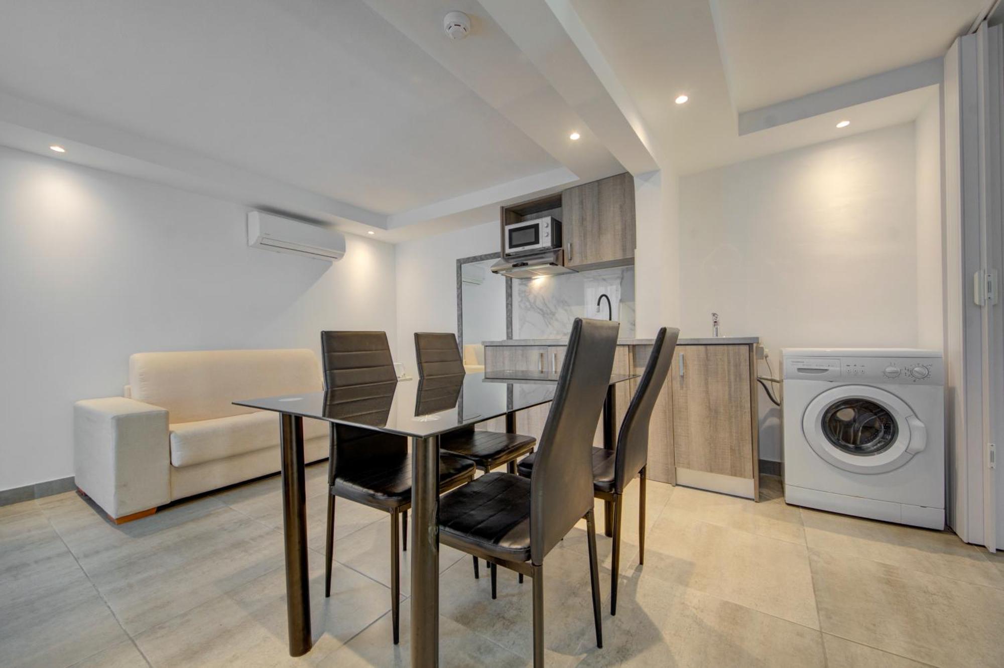 CARO Boutique Guest House San Ġwann Extérieur photo
