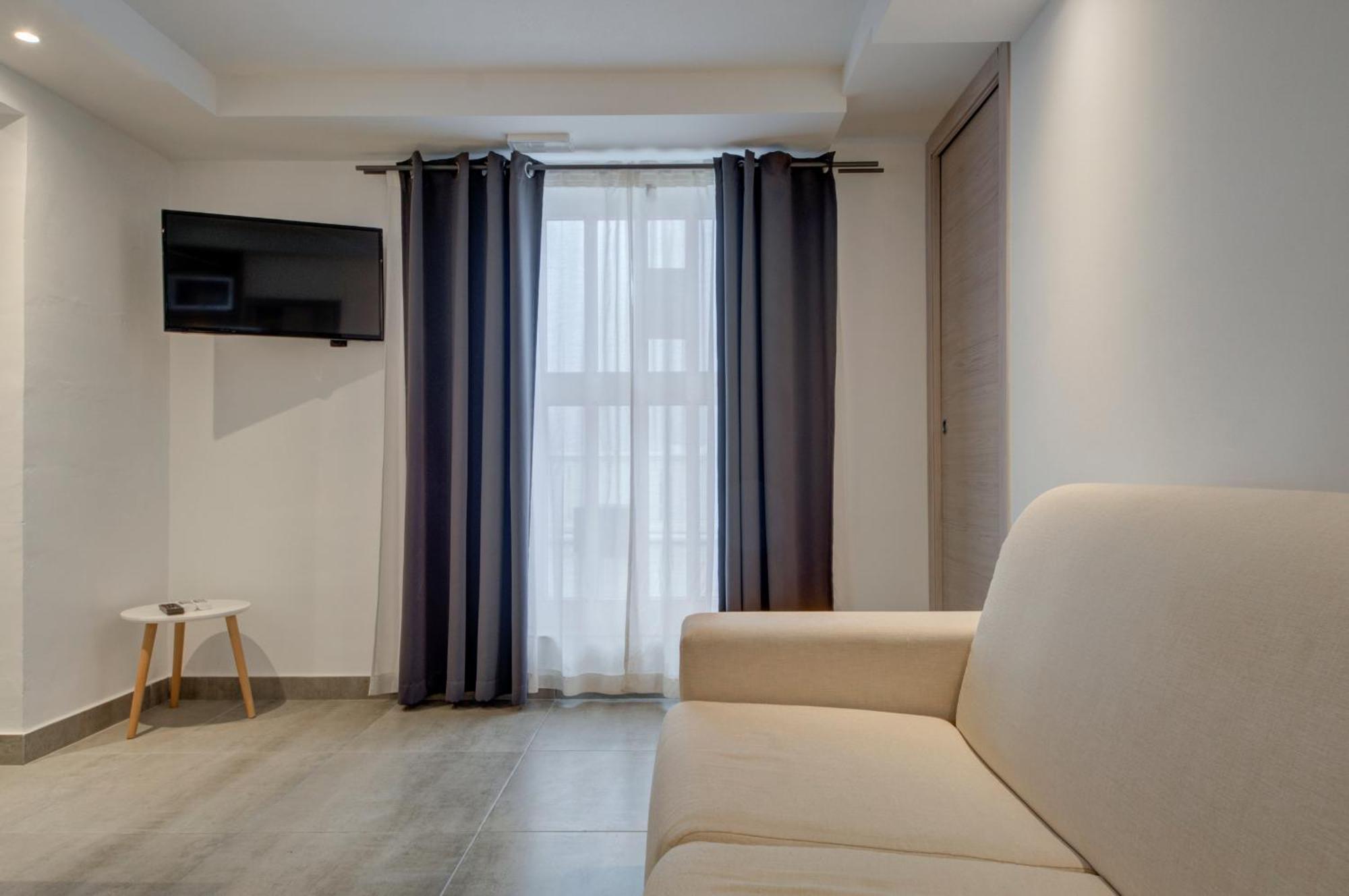 CARO Boutique Guest House San Ġwann Extérieur photo