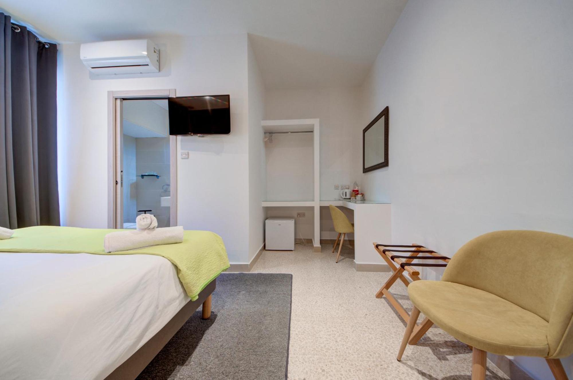 CARO Boutique Guest House San Ġwann Extérieur photo