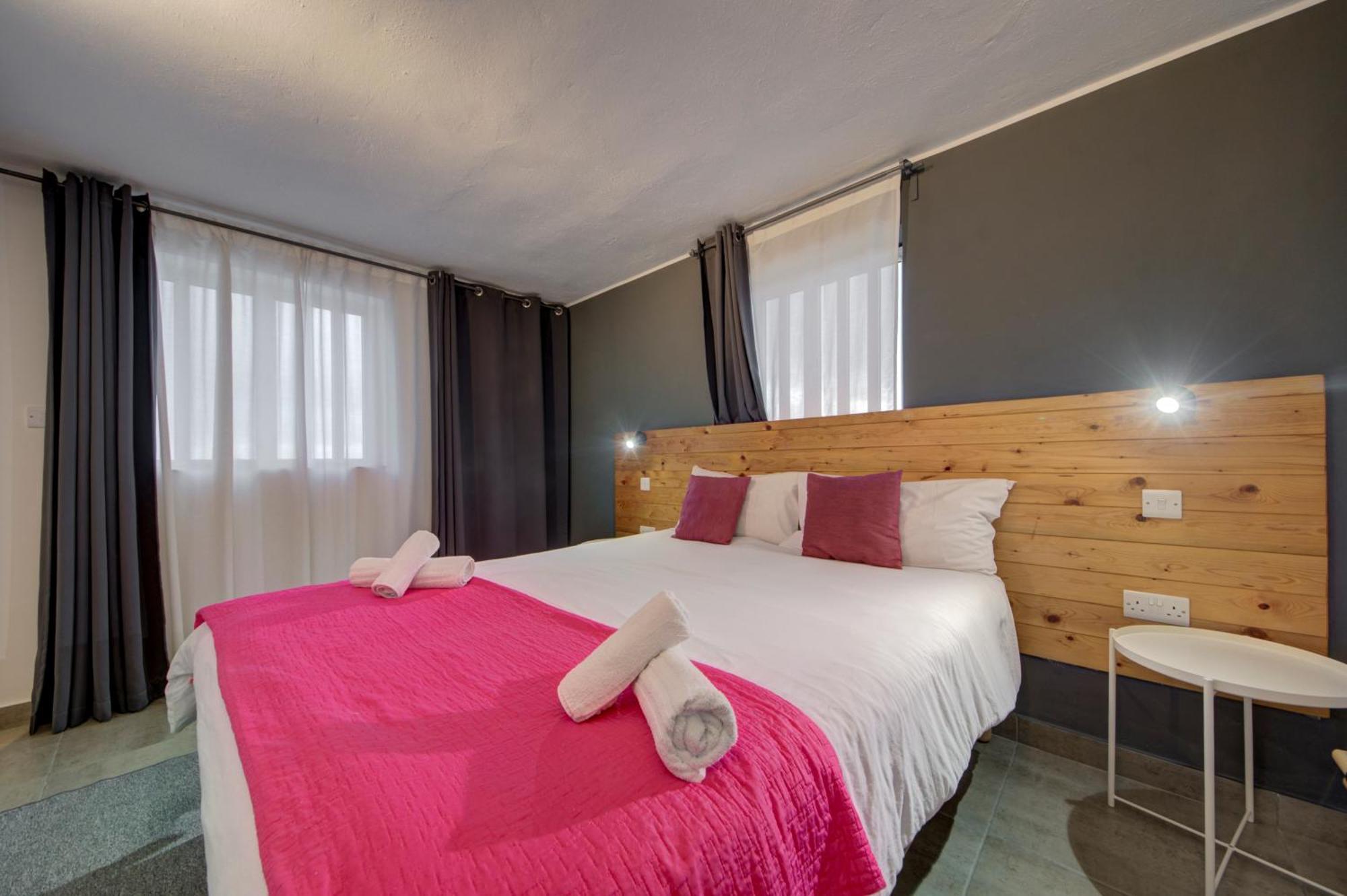 CARO Boutique Guest House San Ġwann Extérieur photo