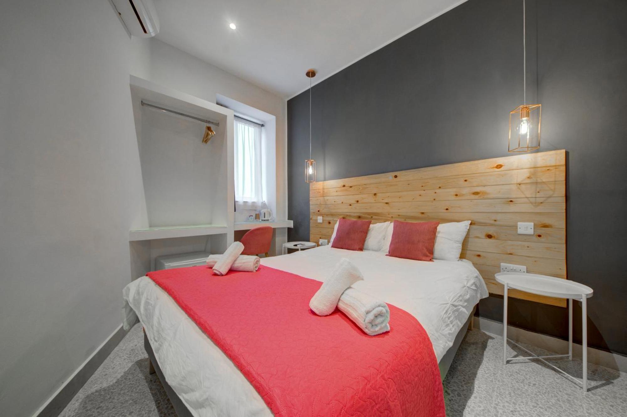 CARO Boutique Guest House San Ġwann Extérieur photo